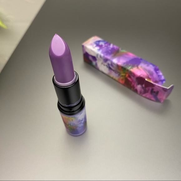 MAC Forget-Me-Naughty Lipstick - Picture 12 of 12